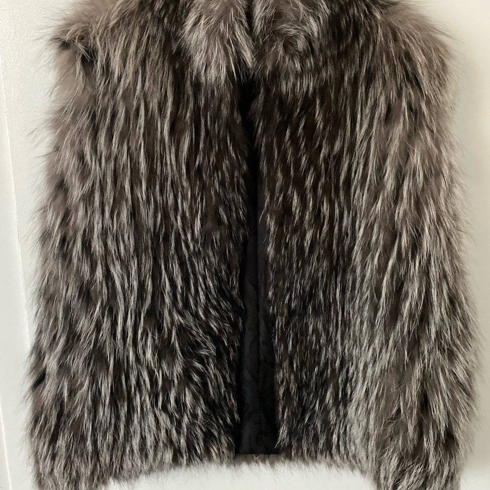 GORSKI Luxurious Faux Fur Vest in Brown and Gray